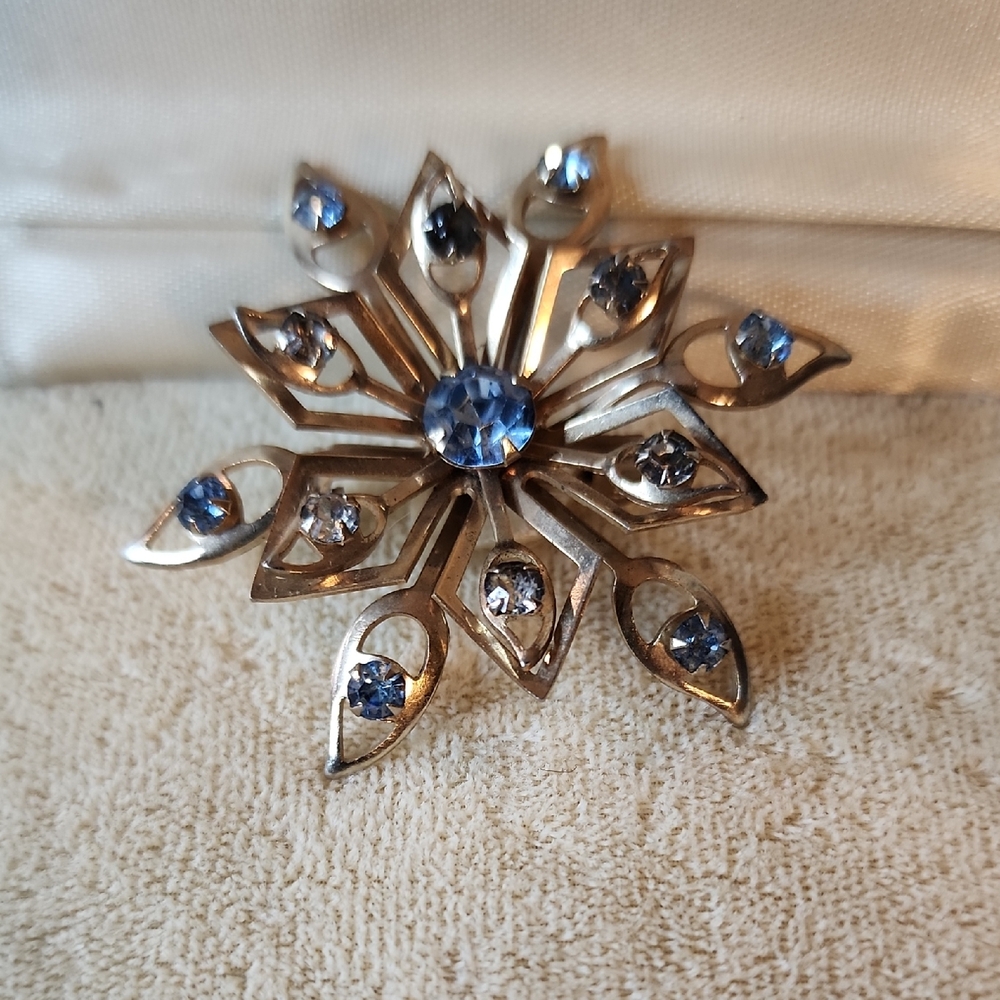 Vintage  Silvertone and Blue Floral Brooch